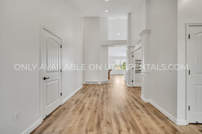 Building Photo - 2979 Desert Forest Ln