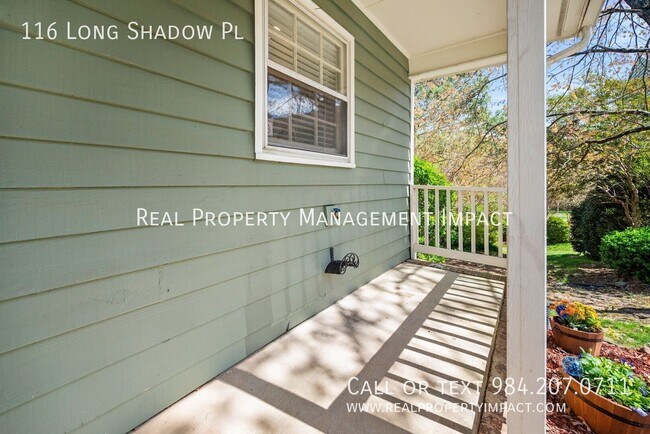 Building Photo - 116 Long Shadow Pl