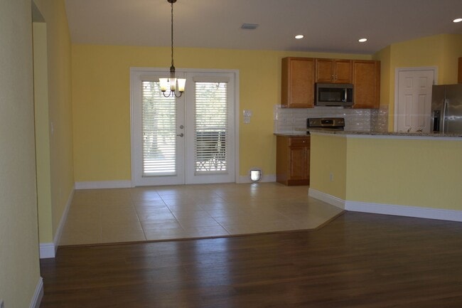 Building Photo - For Rent- 3 Bed 2 Bath