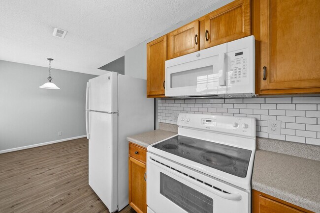 Building Photo - 402 Faulkner Dr