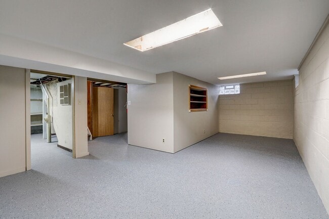 Building Photo - Charming 2BR/2BA Single Family Home!