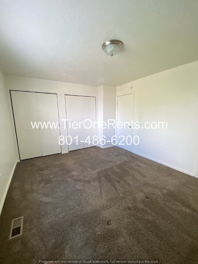 Building Photo - NO DEPOSIT option available for qualified renters!