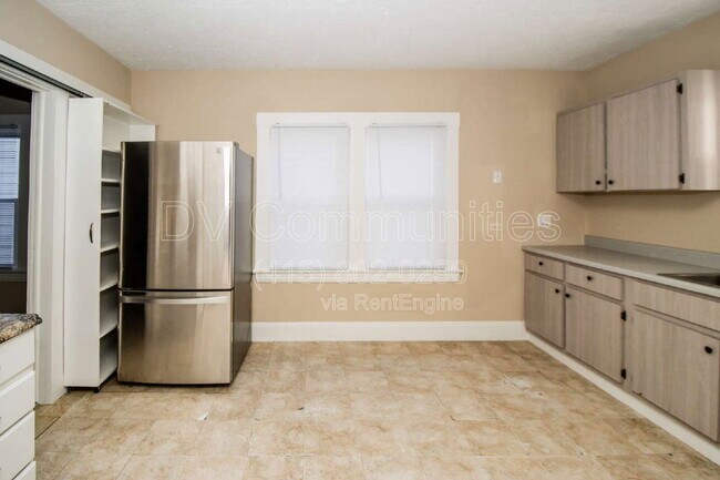 Building Photo - 3286 W 84th St