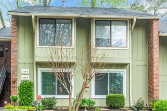 Building Photo - 2106 Palmyra Dr
