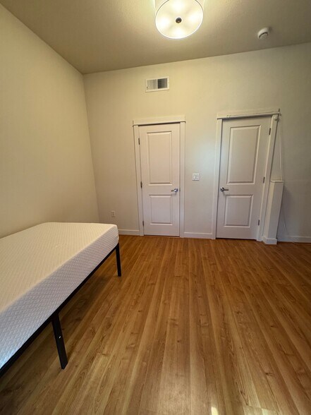 Building Photo - 179 Cahill Park Dr
