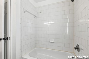 Building Photo - 902 Amber Knoll