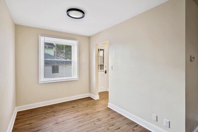 Building Photo - 109 E Arcadia Ave