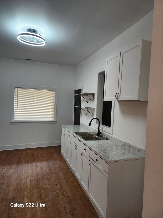 Building Photo - 8909 S Houston Ave