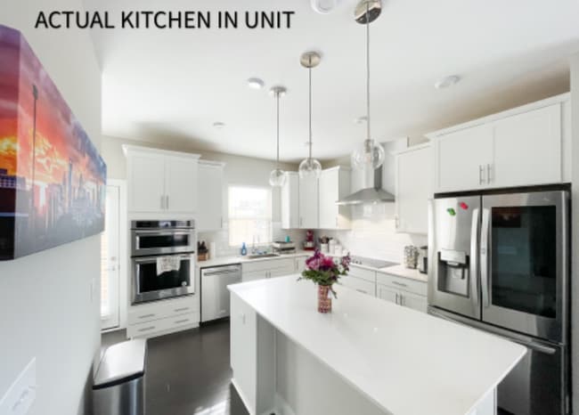 Building Photo - 16042 Roscoe Ln