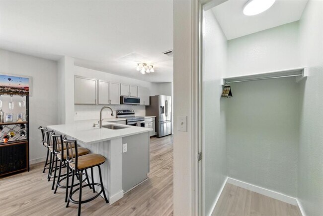 Building Photo - 5307 Apple Orchard Ln