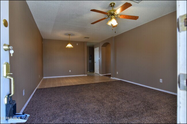 Building Photo - 3404 Blue Earth Ln