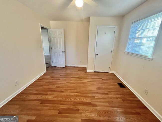 Building Photo - 1002 Level Creek Rd