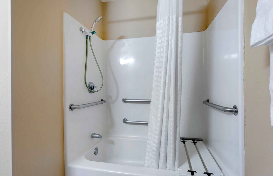 Building Photo - Furnished Studio-Fort Worth - Southwest