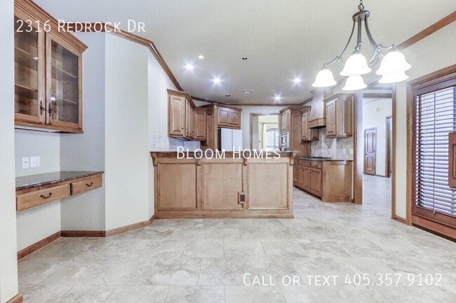 Building Photo - 2316 Redrock Dr