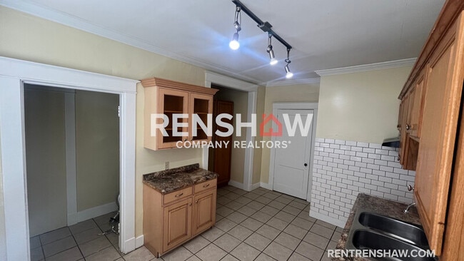 Building Photo - 1706 Tutwiler Ave