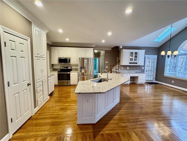 Building Photo - 5450 Heathridge Terrace