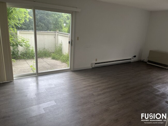 Building Photo - Bright 2-Bedroom Home Near Oakledge Park w/Pool!