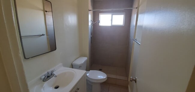 Building Photo - 4 Bedrooms, 2 Baths, Victorville Home in T...