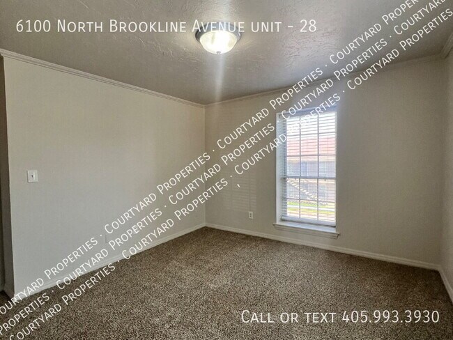 Building Photo - 6100 N Brookline Ave