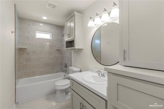 Building Photo - 12 N Playa Del Sol St