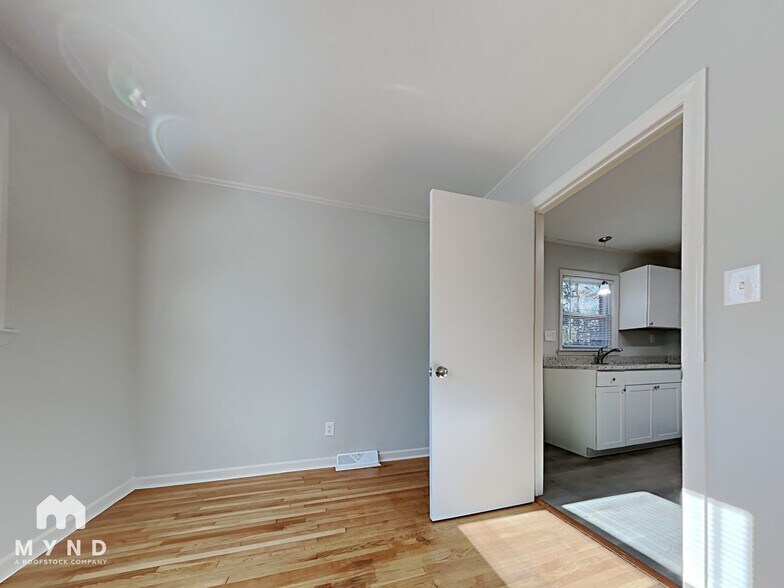 Building Photo - 2414 Heywood Ave