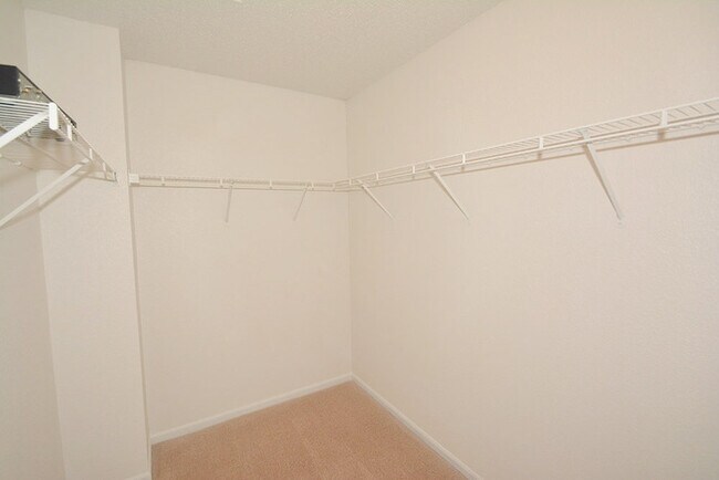 Building Photo - Pike Township 4 bedroom home