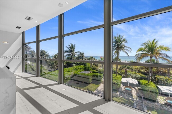 Building Photo - 5875 Collins Ave