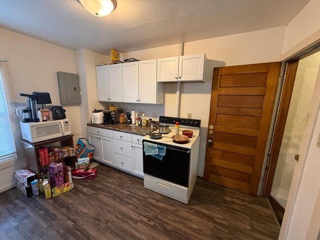 Building Photo - 511 2nd Ave