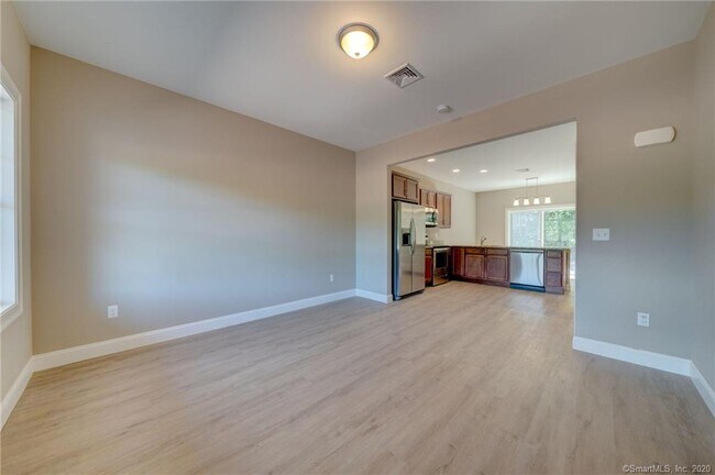 Building Photo - 6 Bayberry Ln