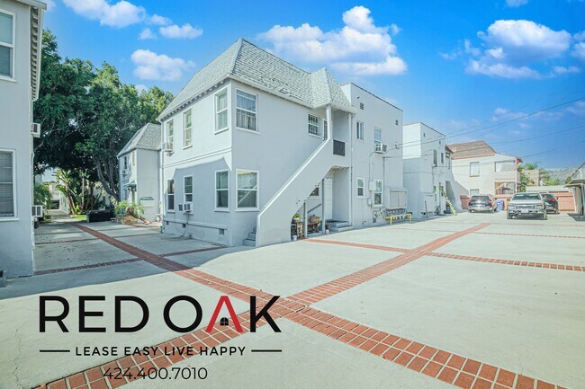 Building Photo - 340 N Curson Ave