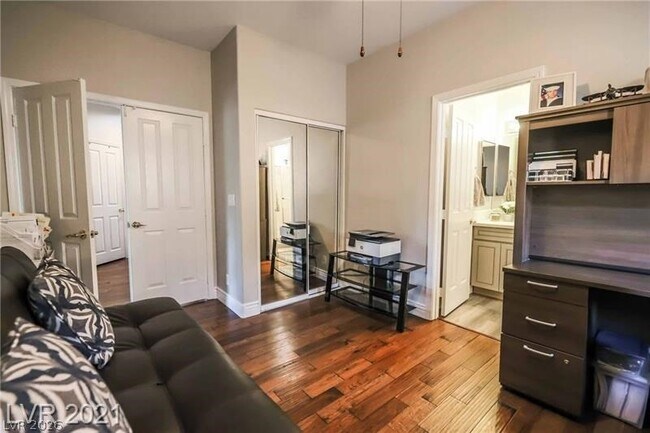 Building Photo - 2237 Fiero Dr