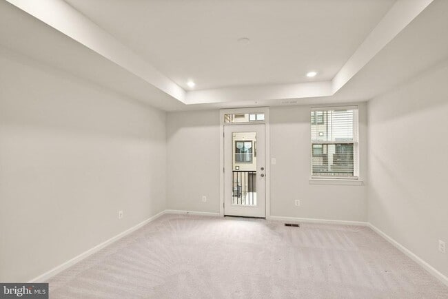 Building Photo - 43361 Radford Divide Ter