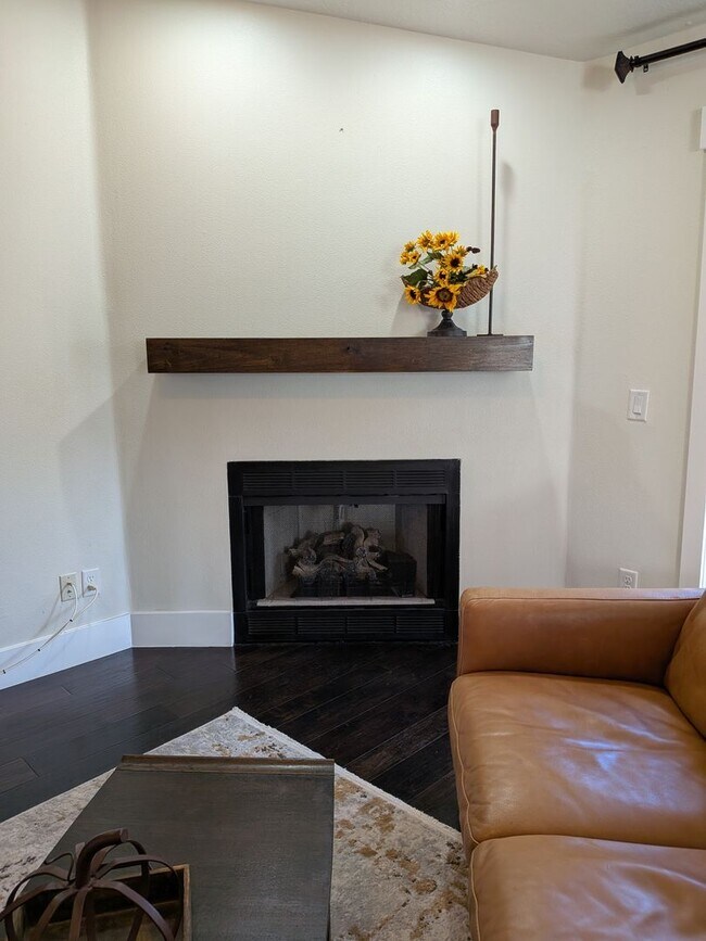 Building Photo - Low-Maintenance Living in the Heart of St. George