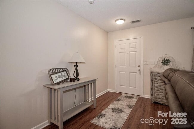 Building Photo - 137 Lynch Cir