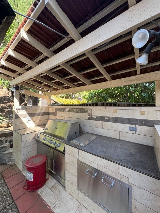 Building Photo - 1762 River Oaks Cir