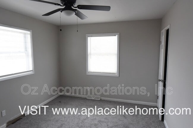 Building Photo - 1109 S Appleton Ave