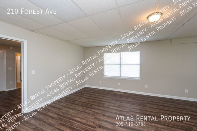 Building Photo - 210 Forest Ave