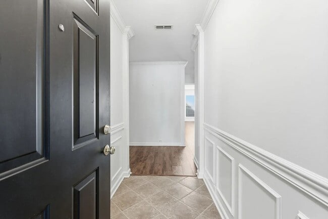 Building Photo - Waywood Drive