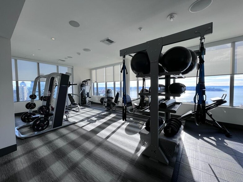 Full_Gym_3 - 2510 6th Ave