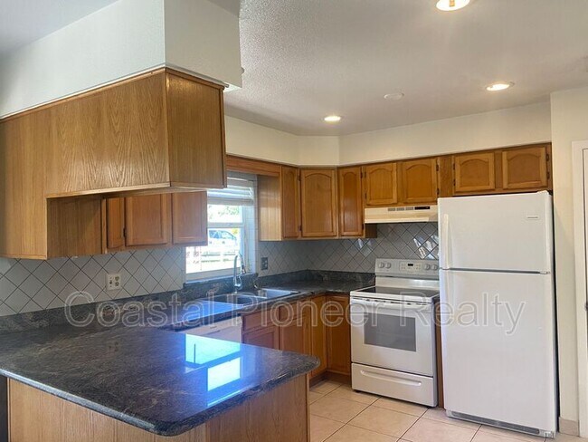 Building Photo - 7306 Kingsbury Cir