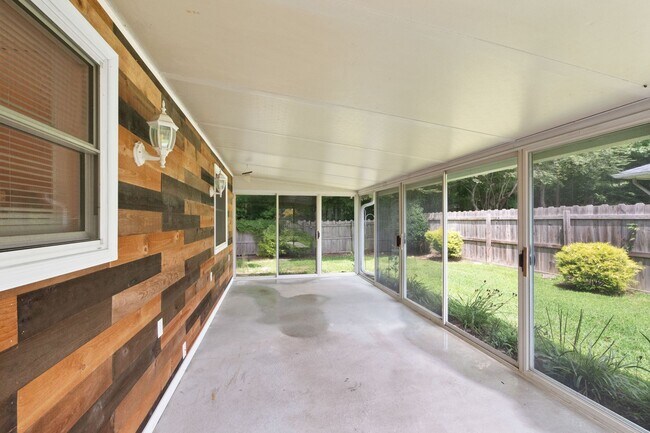 Building Photo - 1768 Olympic Dr