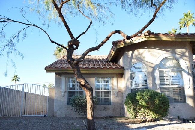 Building Photo - SE - SINGLE STORY 3 BEDROOM, FULLY UPGRADED HOME IN GATED COMMUNITY