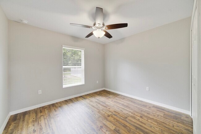 Building Photo - 13775 SW 43rd Cir