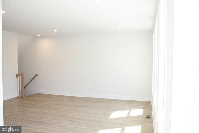 Building Photo - 139 Heyford Dr