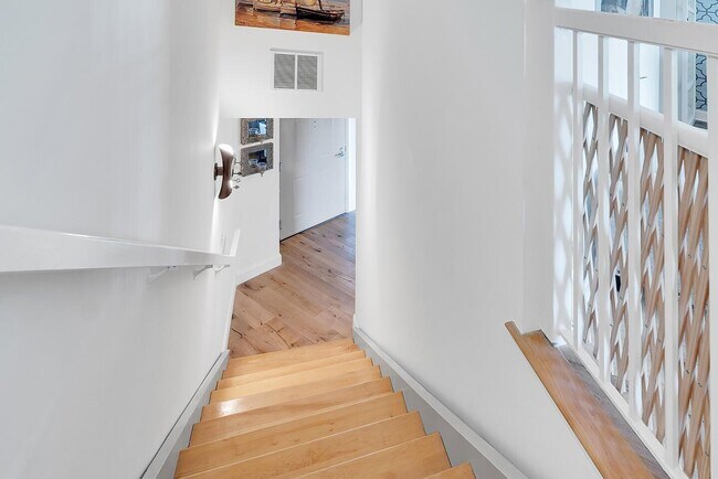 Building Photo - 101 N Clematis St