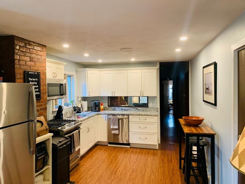 Kitchen - 112 Marine Rd