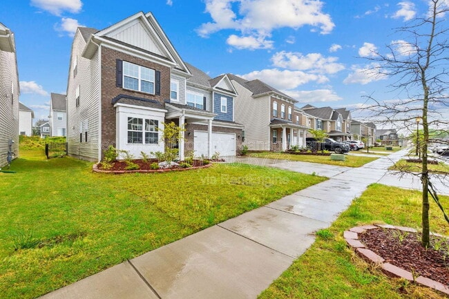 Building Photo - 14924 Nichols Hall Dr