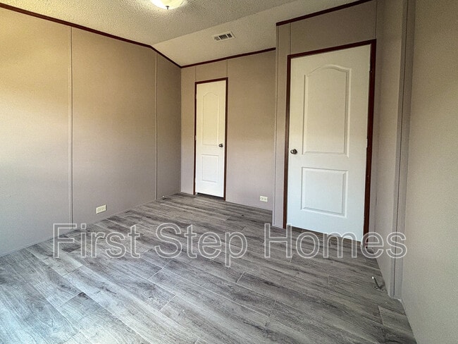 Building Photo - 1413 Cotopaxi St