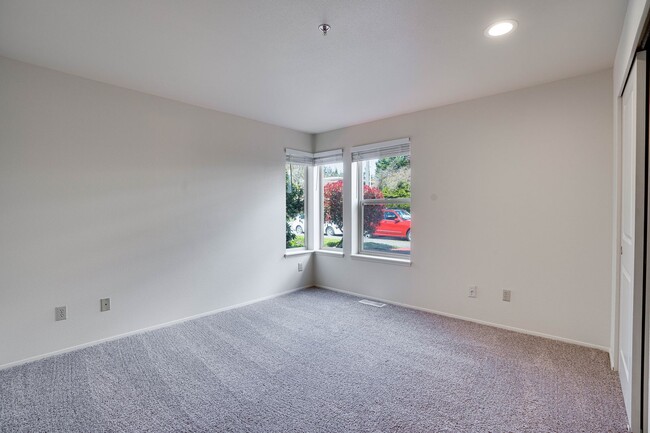 Building Photo - 32-6471