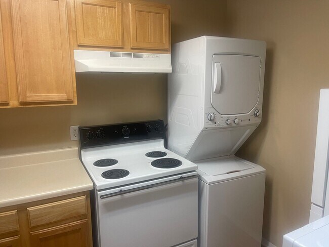 Building Photo - ? Now Leasing in Hanahan! ? 2 Bed • 2 Full...